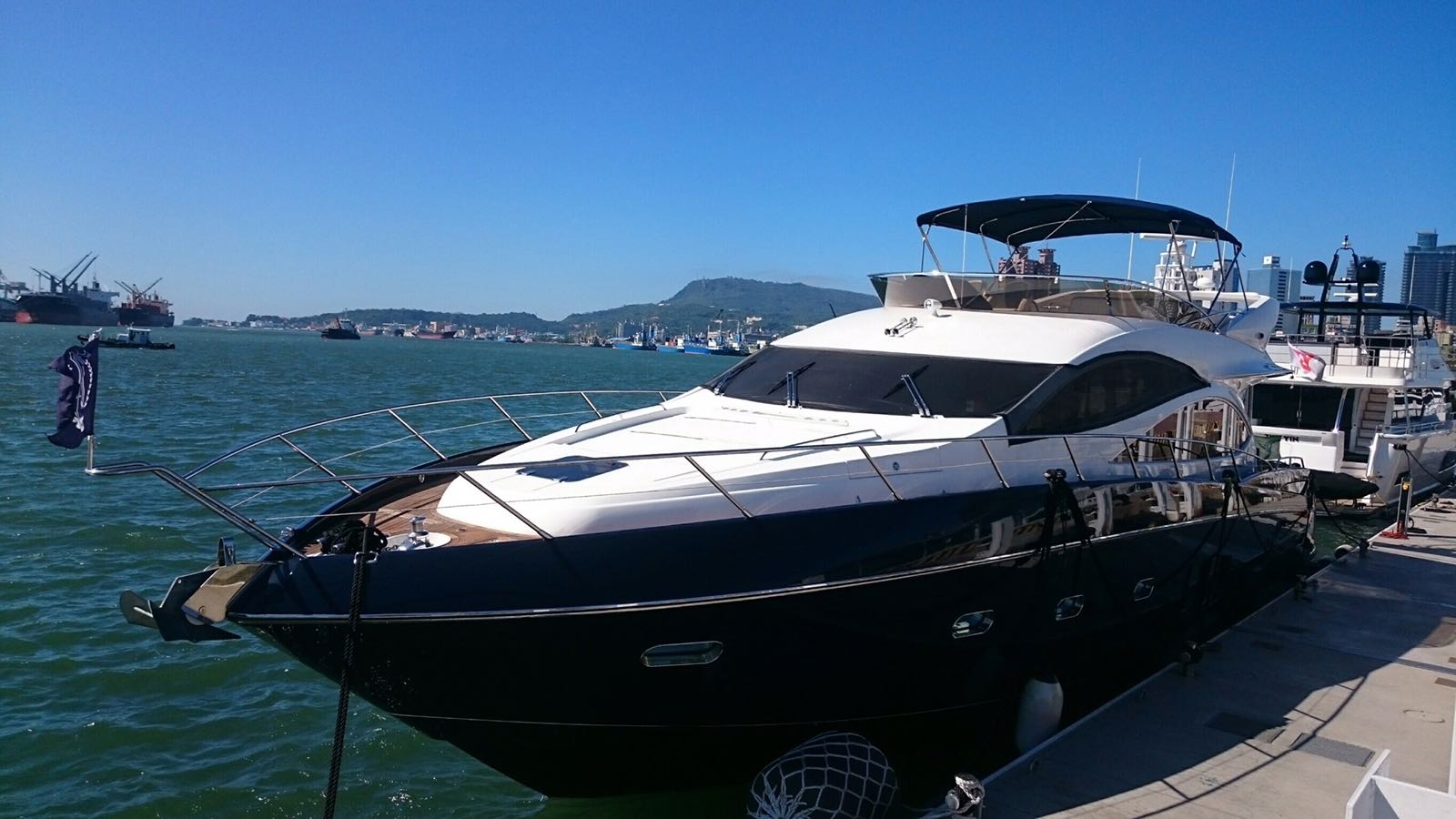 Sunseeker Manhattan 70 - Hong Kong Yachts For Sale