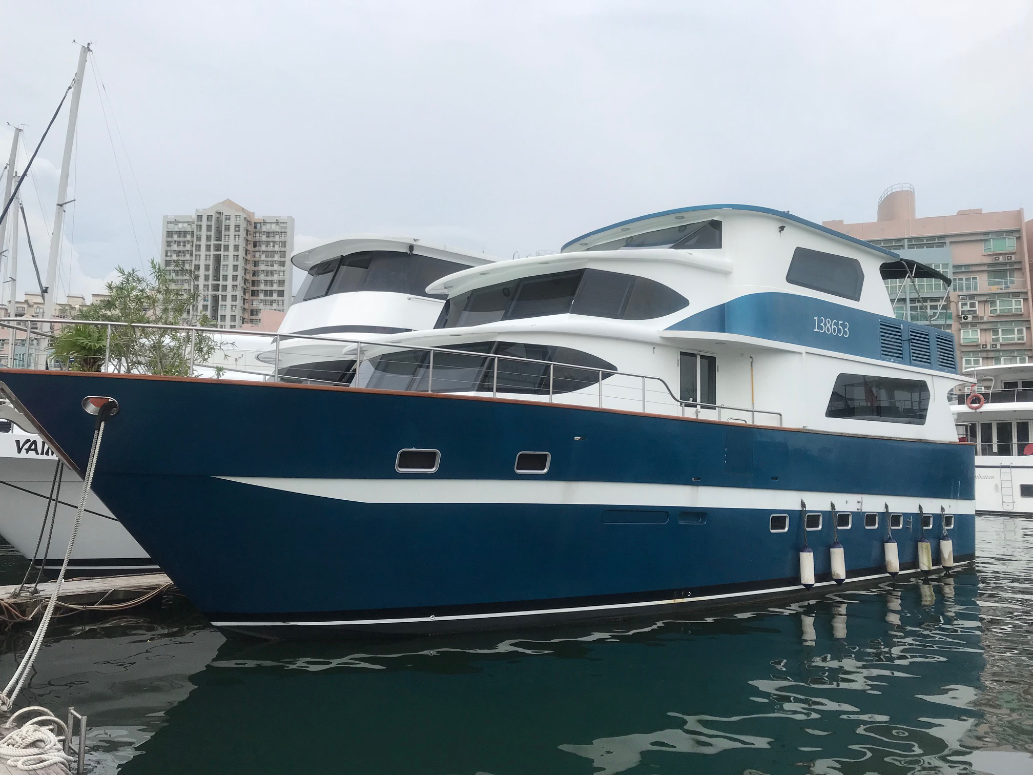 yacht for sale hk